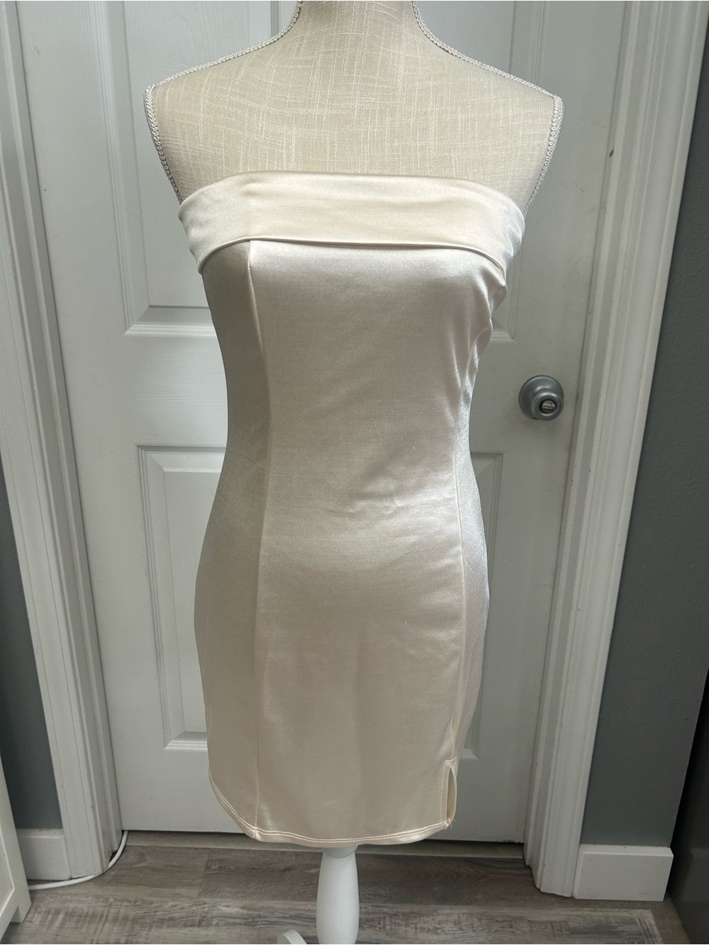 NWT 12TH Tribe Champagne Ivory Satin Strapless mini dress Sz M